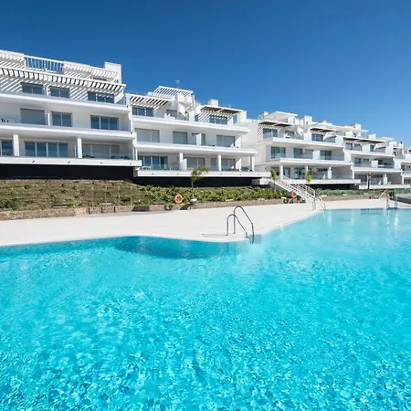 Oceana Views 3 Bedroom Apartment Estepona