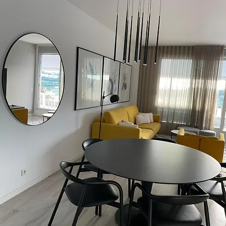 Oceana Views 3 Bedroom Apartment *