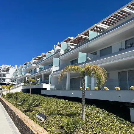 Oceana Views 3 Bedroom Апартаменты *