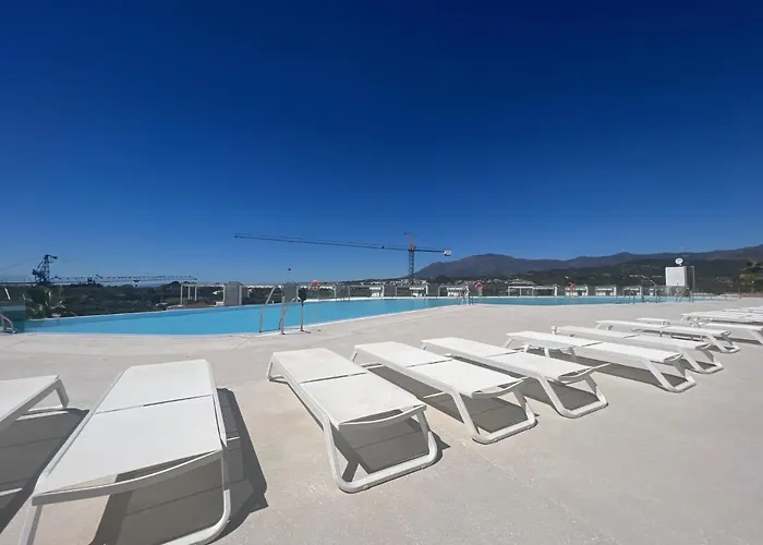 Oceana Views 3 Bedroom Apartment *